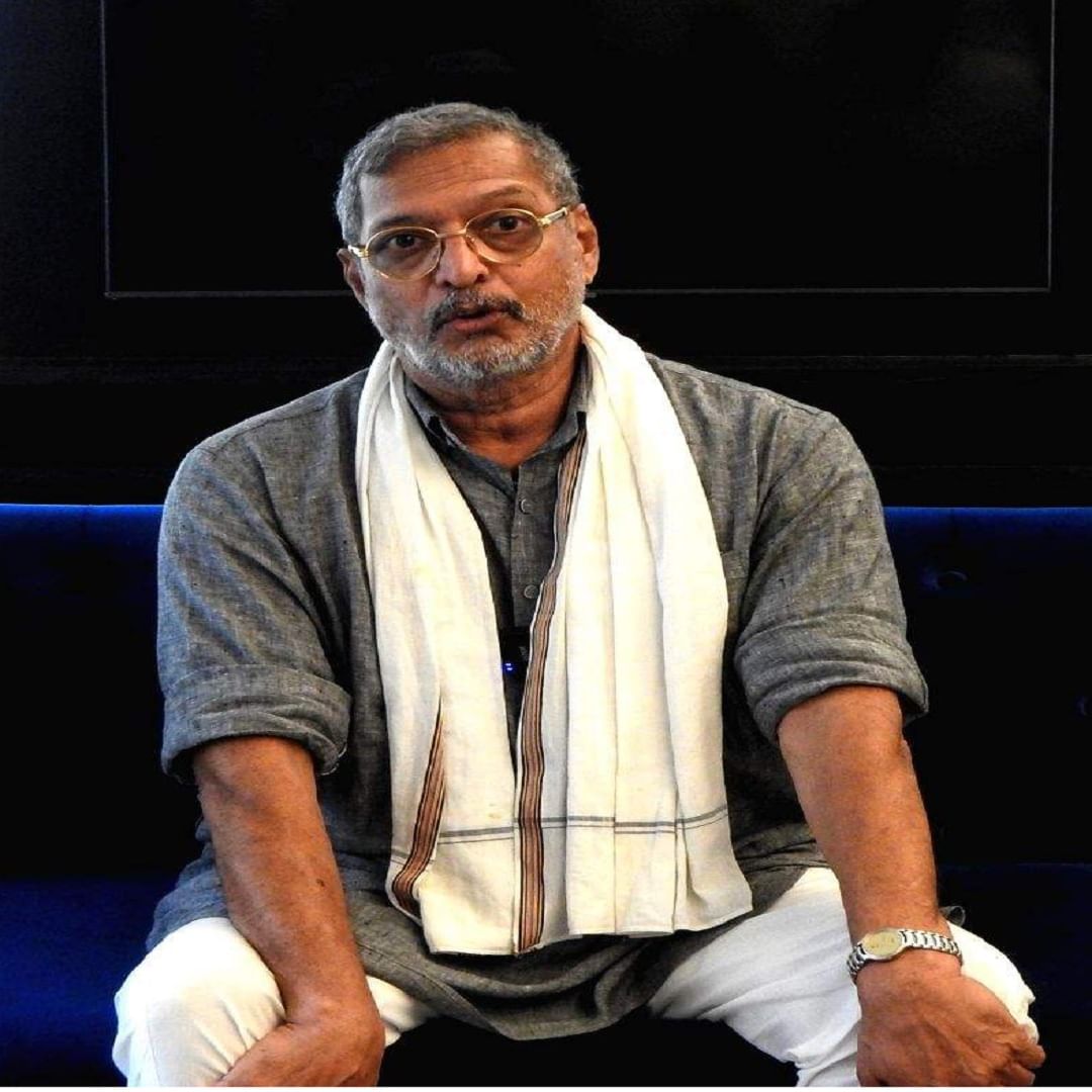 नुकत्याच एका कार्यक्रमात नाना पाटेकर यांनी देवळात न जाण्याचं कारण सांगितलं. ते म्हणाले, "मी जाणीवपूर्वक देवळात जात नाही, पण याचा अर्थ मी देवाला मानत नाही असा नाही. त्याने मला माणसाचा जन्म दिलाय हेच खूप आहे, वारंवार तिथे जाऊन त्याला कशाला त्रास द्यायचा? आठ आणे टाकून लाख रुपये दे असं म्हणायचं... नाही, कशाला पाहिजे! माणूस म्हणून जन्माला घातलं तो जन्म पूर्ण सार्थकी लागेल असं जगायचं आणि एक दिवस मरून जायचं. कोण अमरपट्टा घेऊन आलं आहे का?" असं म्हणत त्यांनी त्यांचे मत व्यक्त केलं आहे.