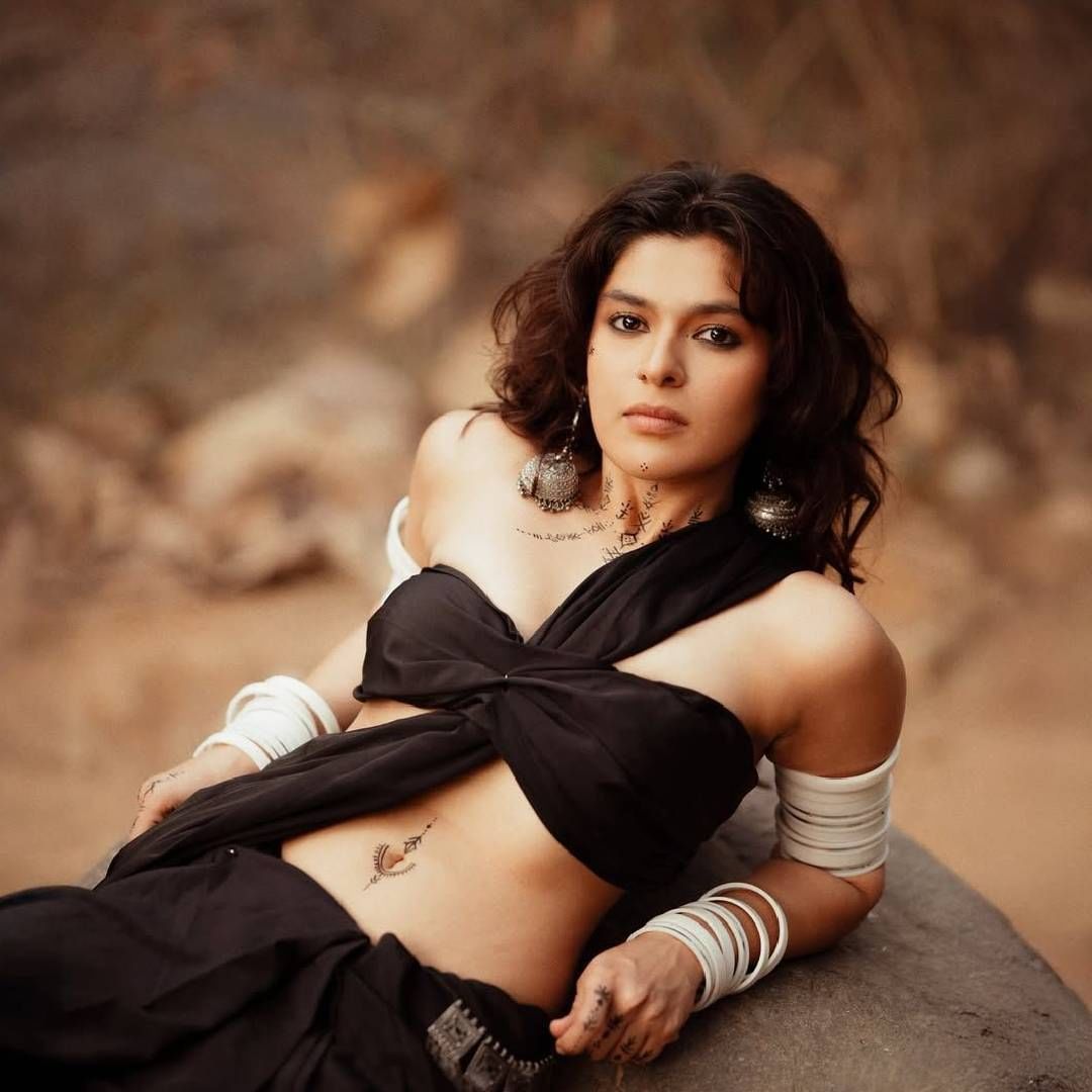 निधीने सांगितलं की कामाच्या ताणामुळे सेटवर अनेकदा तिचं इमोशनल ब्रेकडाऊन (भावनिकदृष्ट्या खचणं) व्हायचं. याच कारणामुळे तिने अभिनयातून ब्रेक घेण्याचा निर्णय घेतला होता.