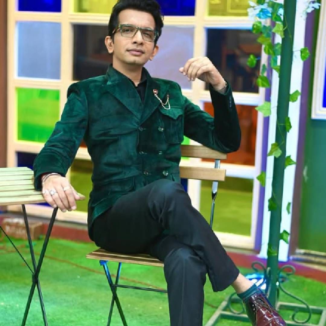 'चला हवा येऊ द्या' सुरु करतोय. डॉक्टर तुझ्याशिवाय होणार नाही असं हेडने सांगितलं. वरळीच्या ऑफिसला आमची मिटींगही झाली.