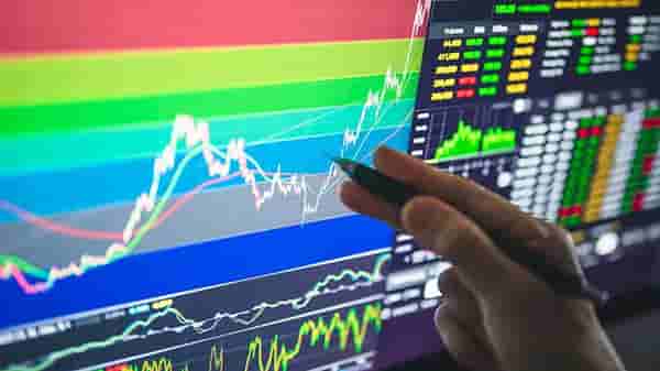 740% पर्यंत परतावा देणारे 10 पेनी शेअर्स, झटपट जाणून घ्या