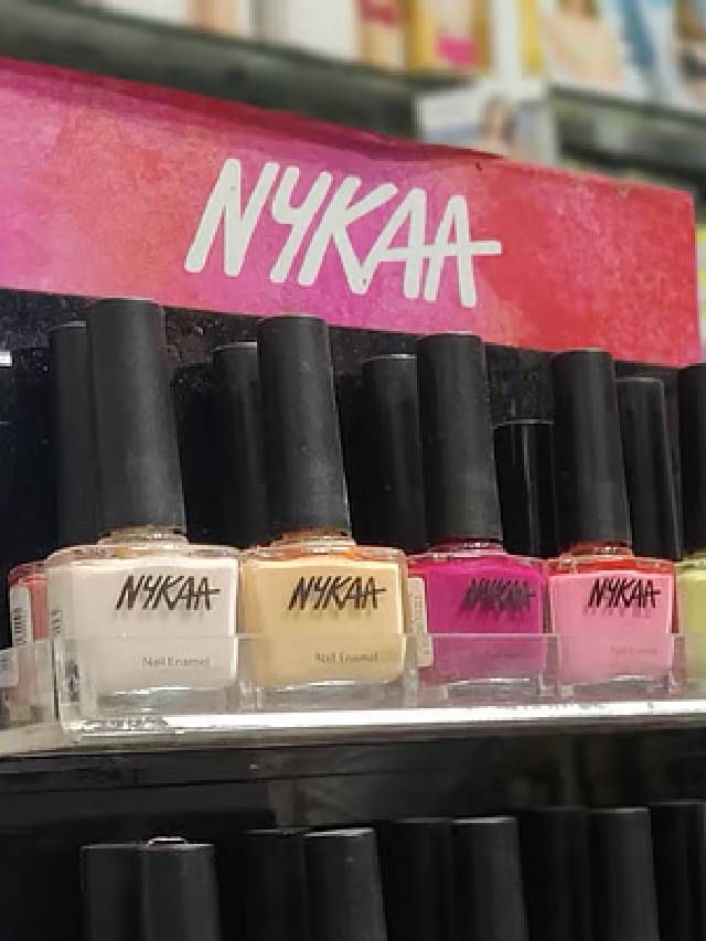मोठ्या गुंतवणूकदाराने 1213 कोटींना विकली NyKaa ची भागीदारी; शेअर्स कोसळले मोठ्या गुंतवणूकदाराने 1213 कोटींना विकली NyKaa ची भागीदारी; शेअर्स कोसळले