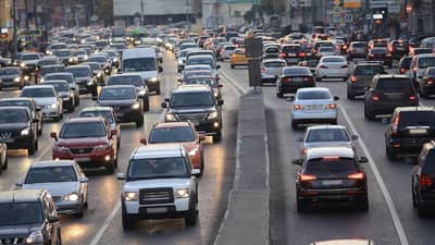 दिल्लीपासून मुंबईपर्यंत या  टॉप - १०  शहरातील रस्त्यांवरुन जुनी वाहने हद्दपार होणार?, काय होणार नेमके ?