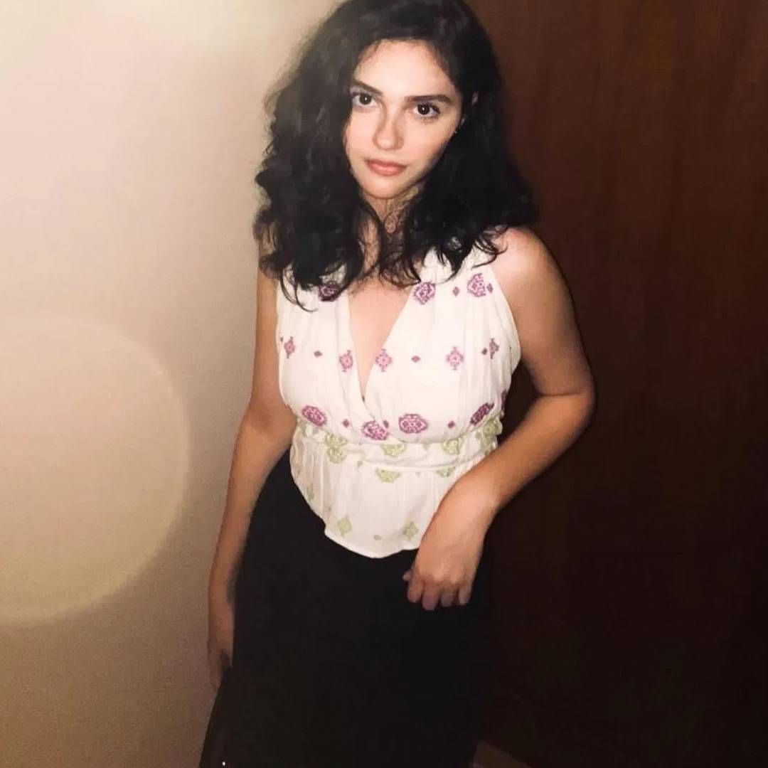 अनीत पड्डा भले आजकाल ट्रेंडिंग व्हिडिओ आणि फॅशन सेन्समुळे चर्चेत असेल. पण तिच्या सोशल मीडिया पोस्ट्समधून अनेकदा पंजाबी आणि शीख संस्कृतीची झलक पहायला मिळते. 