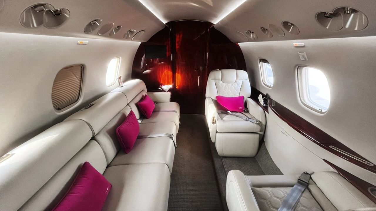 प्रायव्हेट जेटची किंमत, देखभाल आणि ऑपरेशनचा खर्च किती असतो? जाणून घ्या प्रायव्हेट जेटची किंमत, देखभाल आणि ऑपरेशनचा खर्च किती असतो? जाणून घ्या