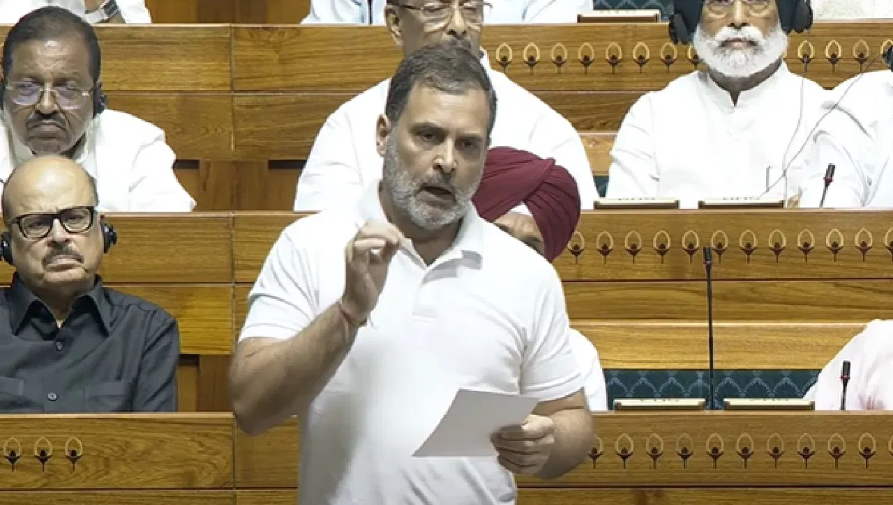 ट्रम्प यांच्यासोबत पाकिस्तानचा लष्करप्रमुख लंच घेत होता, तेव्हा परराष्ट्र मंत्री कुठे होते?; राहुल गांधींचा सवाल