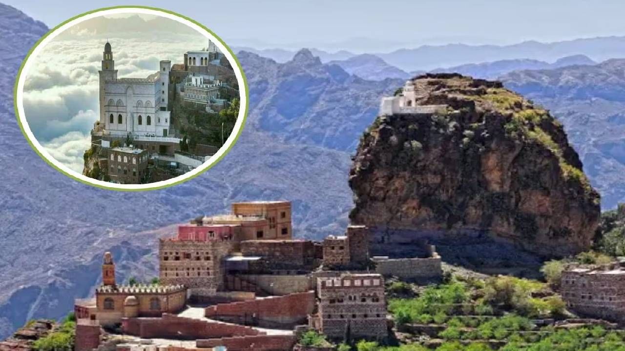 उन्हाळ्यानंतर लगेच पावसाळा येतो. पावसाळ्यात नदीनाले भरून जातात. प्यायला पाणी मिळतं. शेतात पिकं तरारून जातात. वातावरण प्रफुल्लित होतं. असंख्य लोक पावसाचा आनंद घेण्यासाठी कामावर दांड्या मारतात आणि पिकनिक करतात. पण जगात असं एक गाव आहे, जिथे कधी पाऊसच पडत नाही. तुम्हालाही आश्चर्य वाटलं असेल. पण हे खरं आहे. मग या गावातील लोक जिवंत कसे राहतात? हेच जाणून घेऊया.