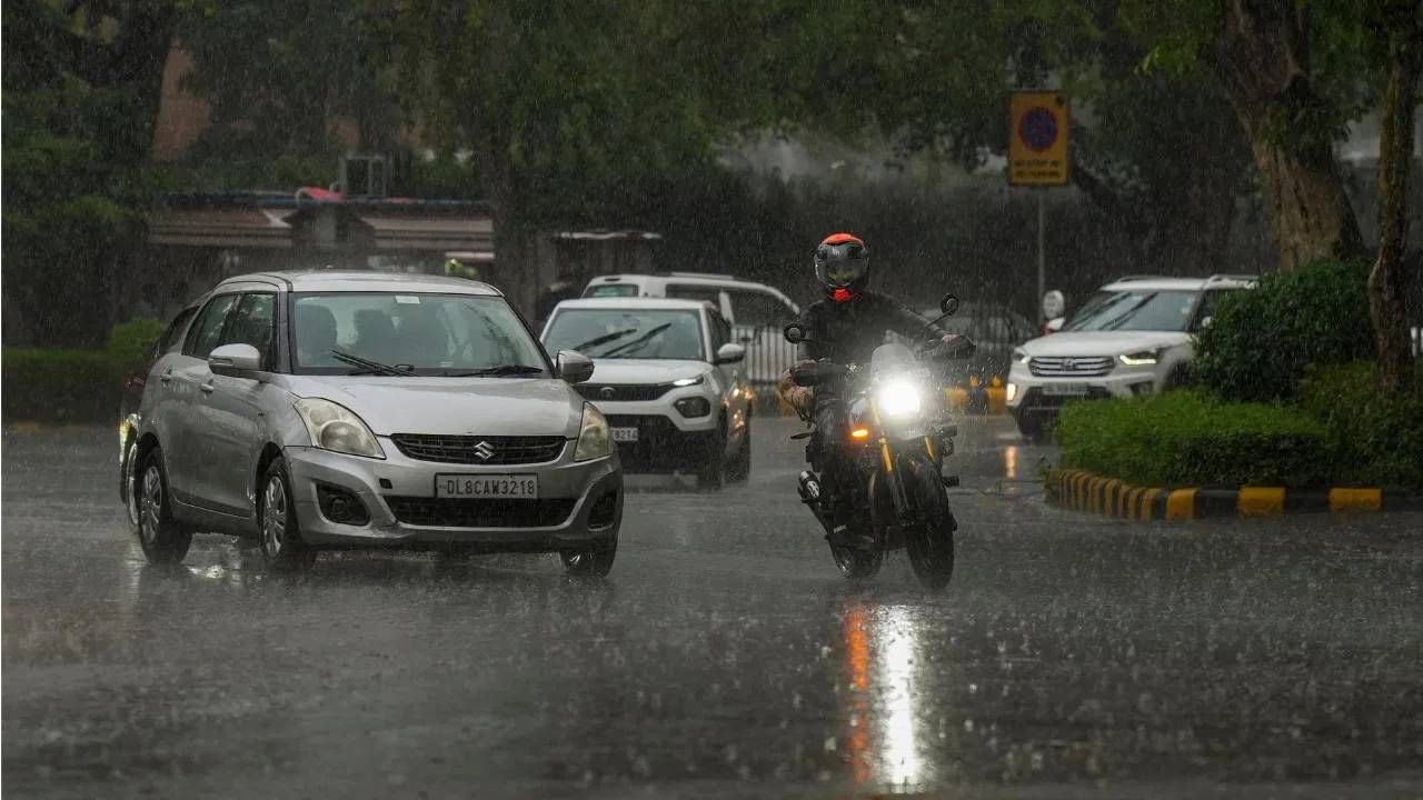 Weather Update : देशातील या भागांवर मोठं संकट, हवामान खात्याचा पावसाबद्दलचा इशारा काय ? महाराष्ट्रात…