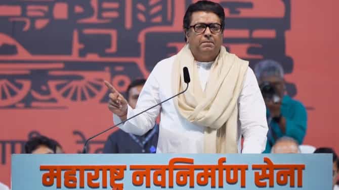 मोठी बातमी! घडामोडींना वेग, शिवसेना शिंदे गटाकडून राज ठाकरेंना निमंत्रण