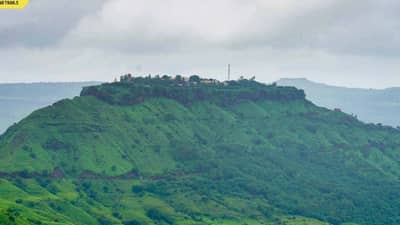 पप्पा, बघा तुम्ही म्हणत होता, जाऊ नको, पण मी गड चढला... असं म्हणताच श्रावणी कोसळली; सहलीसाठी गेलेल्या मुलीचा सज्जनगडावर मृत्यू