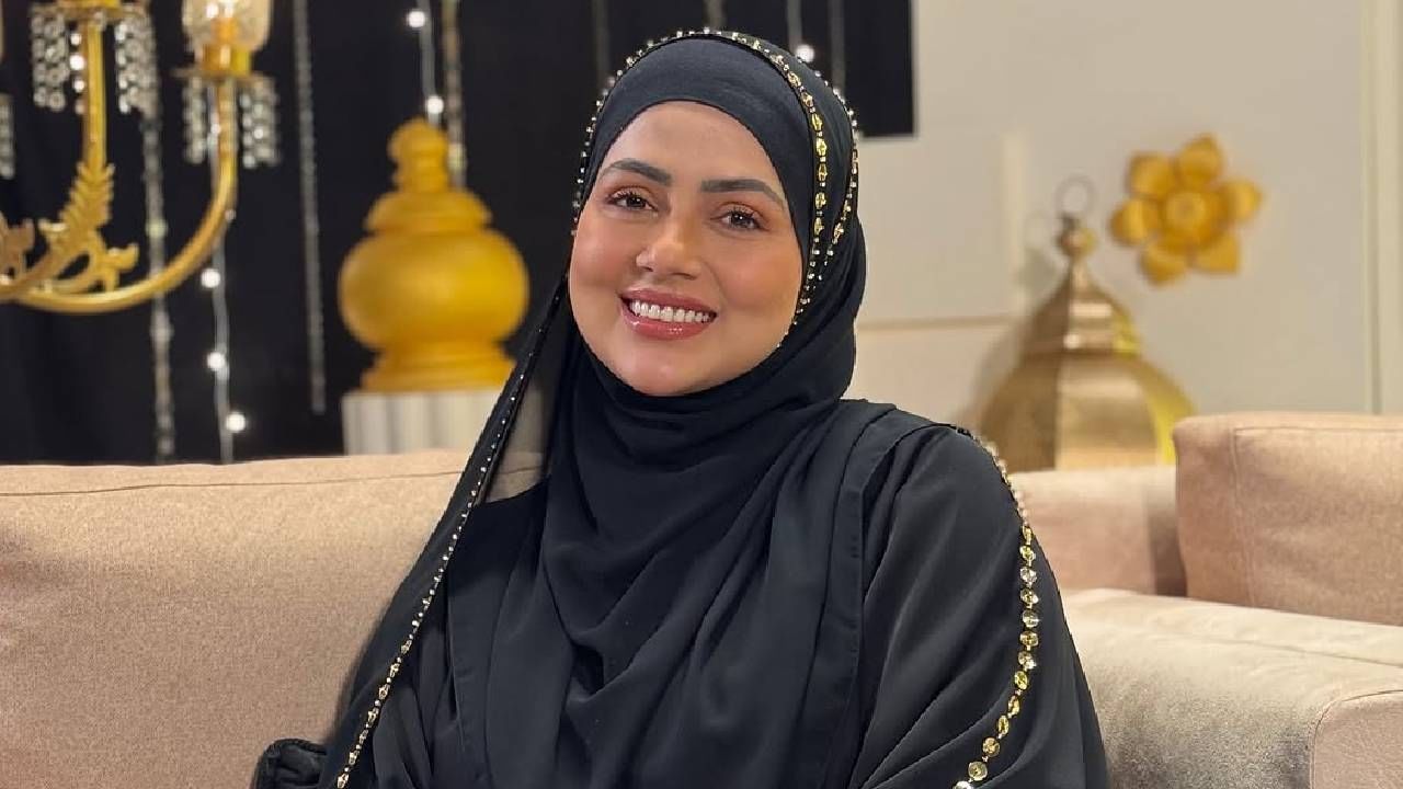 "मी सनाची खास मैत्रीण नाही, परंतु तिच्या निर्णयांचा आदर केला पाहिजे, हे मला माहीत आहे. मी तिला थोडंफार ओळखते. आता तिने पूर्णपणे तिच्या धर्माचा स्वीकार केला आहे", असं झरीन म्हणाली. 
