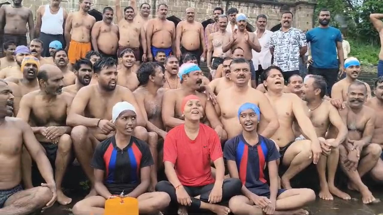 त्यांच्या स्वागतासाठी अंकलखोपचे नागरिक कडक चहा, भाजलेली मक्याची कणसे, हरभऱ्याचा हुरडा आणि शेकोटी पेटवून आतुरतेने वाट पाहत असत.  हीच जुनी परंपरा सध्याच्या युवा पिढीनेही आनंदाने जपली आहे.