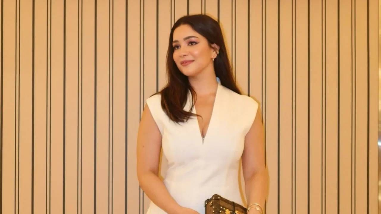 कोलेजन पेप्टाइड्सचे फायदे : साराच्या मते, जर तुम्ही तुमच्या आहारात अशा कोलेजन सप्लिमेंट्सचा समावेश केला तर ते त्वचेला लवचिकता देते आणि सांधे आणि आतड्यांच्या आरोग्यासाठी देखील फायदेशीर ठरते.