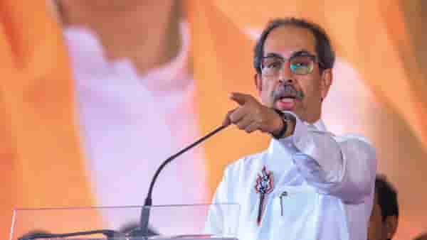 Uddhav Thackeray : एकदा गळा घोटला की चरायला कुरण मोकळं… उद्धव ठाकरेंचा निशाणा नेमका कोणावर?