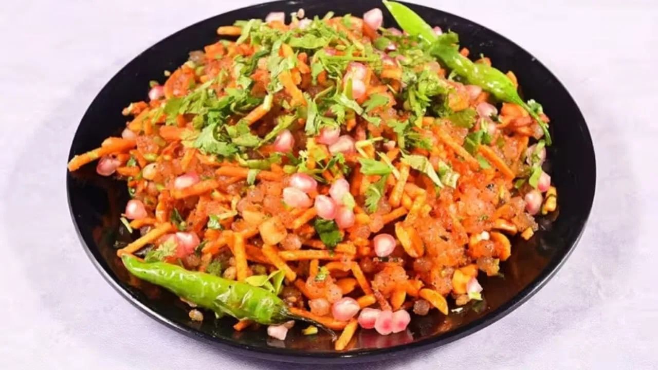 श्रावण महिन्यातील उपवासाच्या काळात लोक फराळी भेळ खाणे पसंत करतात. ही भेळ चविष्ट असते पण ती खूप लवकर शिजते.