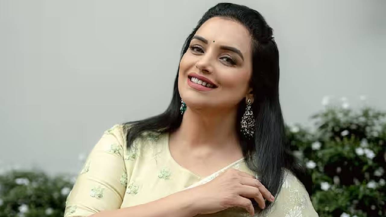 या चित्रपटासाठी श्वेताने जवळपास 45 मिनिटांचा तिच्या डिलिव्हरीचा शॉट घेतला होता. कॅमेऱ्यासमोरच तिने मुलीला जन्म दिला. श्वेताने तिच्या मुलीचं नाव सबैना असं ठेवलं आहे. त्यामुळे ही अभिनेत्री खूप चर्चेत होती. 
