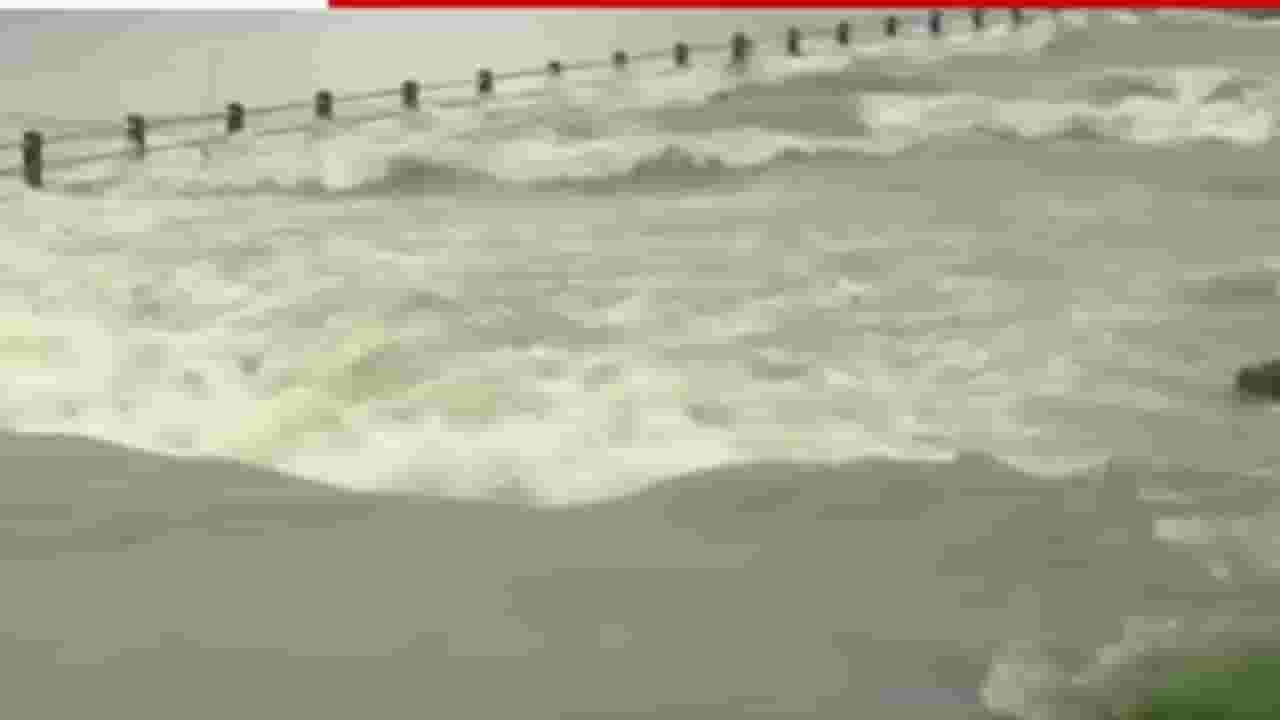 Nashik : नाशिकच्या सोमेश्वर धबधब्यावर पर्यटकांना प्रवेशबंदी