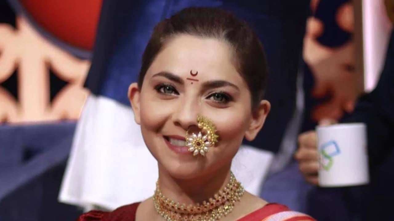 अर्धचंद्राच्या आकारात शिव तत्व, चंद्राची शांतता आणि काळाची लय धारण केली जाते. हा आकार चतुर्थी तिथी आणि चेतनेच्या चौथ्या अवस्थेला प्रतिबिंबित करतो. ज्याला तुरिया असंही म्हटलं जातं. जी विचारांच्या पलीकडे, झोपेच्या पलीकडे असलेली एक जागा आहे, जिथे फक्त जागरुकता उरते.