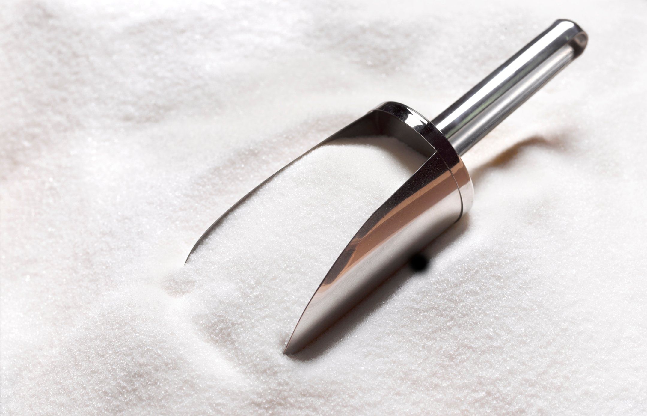 साखर किंवा मीठ जास्त दिवस कोरडे ठेवण्यासाठी ब्लोटिंग पेपरचाही वापरता करता येईल. बरणीमध्ये साखर भरताना तळाला आधी ब्लोटिंग पेपर ठेवा. त्यावर मीठ किंवा साखर भरा. ब्लोटिंग पेपर त्यामधील अतिरिक्त ओलावा खेचून घेतो.