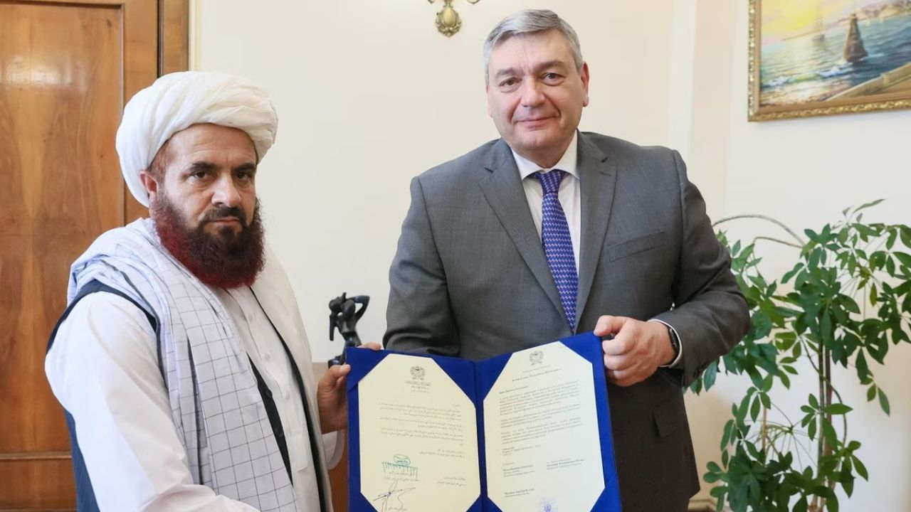 तालिबान सरकारला प्रथमच मिळाली मान्यता, जगातील या देशाने घेतला निर्णय तालिबान सरकारला प्रथमच मिळाली मान्यता, जगातील या देशाने घेतला निर्णय