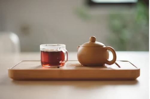 चीन आणि भारत असे दोन देश आहेत जे सर्वाधिक चहाचे उत्पादन करतात, परंतू चहा पिण्याच्या बाबती ते पहिल्या दहामध्ये देखील येत नाहीत. भले मग चहाचे शौकीन कितीही असोत.