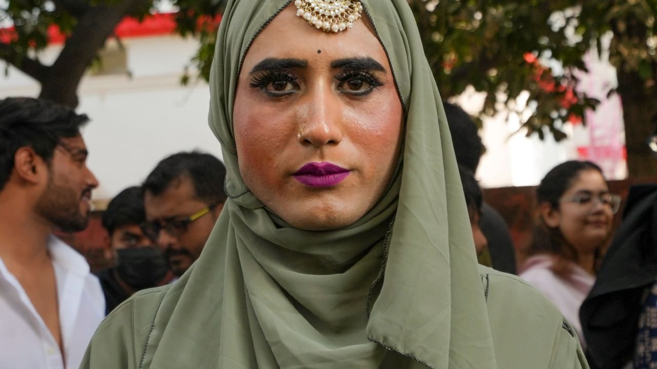 तृतीयपंथीयांकडून मिळालेले पैसे खर्च न करा ते एका लाल कपड्यात गुंडाळा. त्यानंतर आपल्या तिजोरीत किंवा पर्समध्ये सुरक्षित ठेवा. कदाचित हेच नाणे तुमच्या नशिबाचे दार उघडू शकते. यामुळे तुमची भरभराट होऊ शकते.