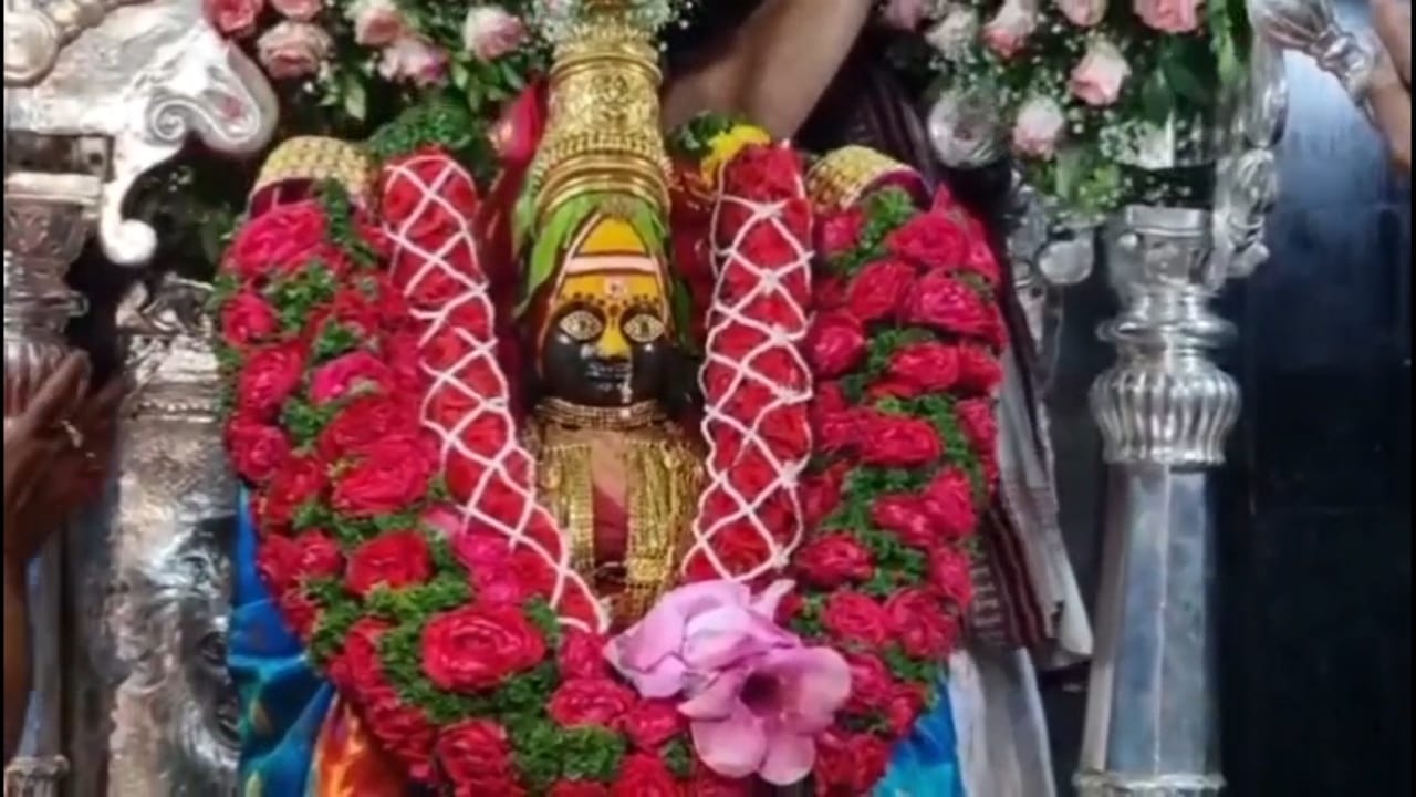 याचाच अर्थ तुळजाभवानी मंदिर तब्बल तीन तास उशिराने खुले होईल. इतर दिवशी, म्हणजे सोमवार, बुधवार, गुरुवार आणि शनिवारी मंदिर सकाळी ६ वाजता उघडणार आहे. मंदिर संस्थानने सार्वजनिक प्रकटनाद्वारे याबाबत माहिती दिली आहे.