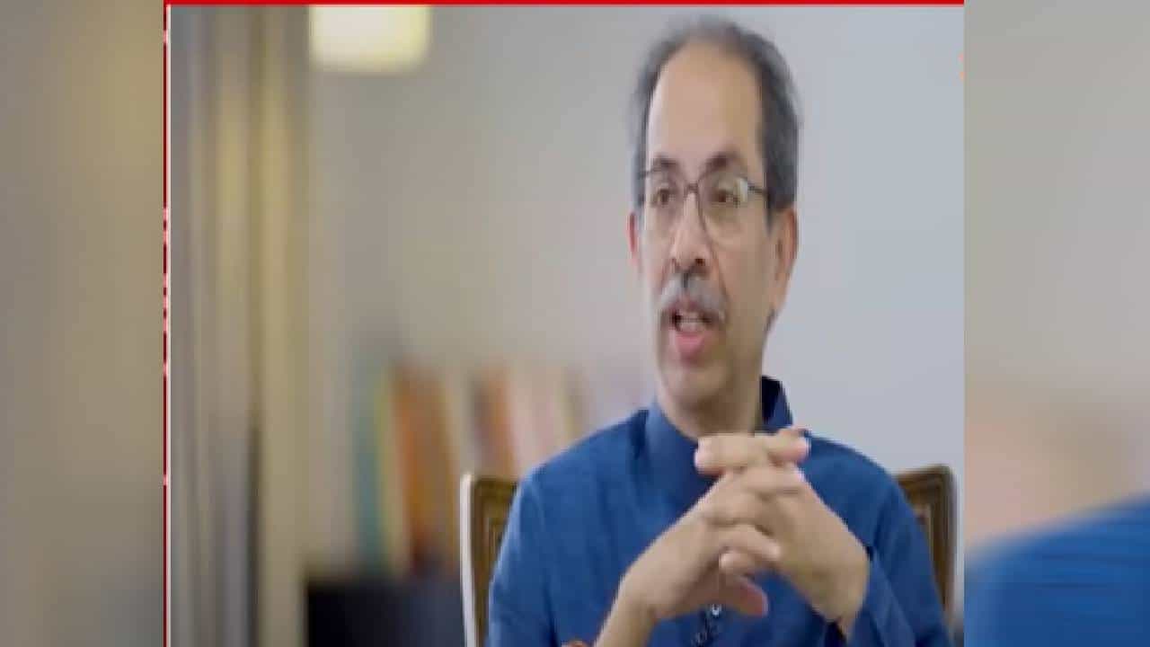 Uddhav Thackrey : पहिल्याच मुलाखतीत उद्धव ठाकरेंनी निवडणूक आयोगाला घेरले, धोंड्या म्हणत… नेमका हल्ला काय?