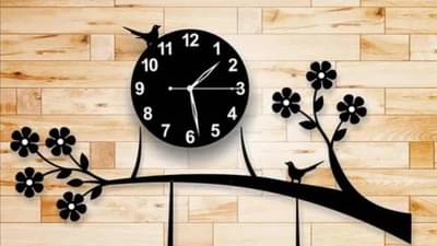 Wall Clock Vastu Shastra : या दिशेला घड्याळ टांगाल तर व्हाल कंगाल, कोणती दिशा असते शुभ ?