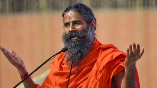 सरपंचाने बनवून दिलं चारित्र्याचं प्रमाणपत्र, लिहिली अशी गोष्ट, लोक म्हणाले शत्रू पण असं काम करणार नाही