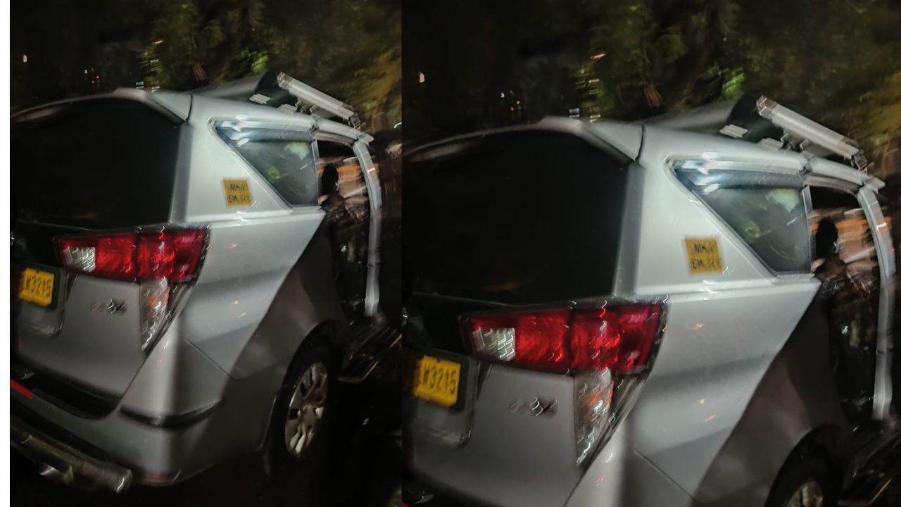 या कारनं अचानक पेट घेतल्यामुळे काही काळ पोलिसांची चांगलीच धावपळ उडाली, या घटनेत कारचं मोठं नुकसान झालं आहे.    