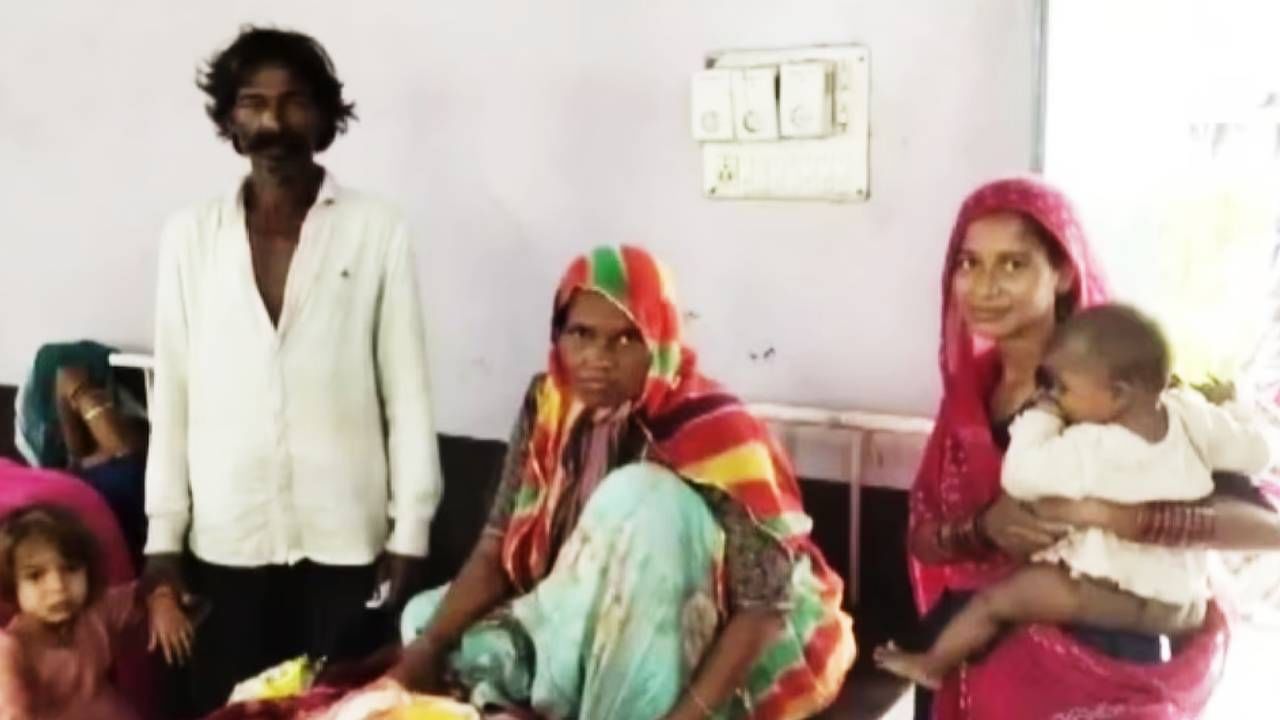 भाऊनं तर क्रिकेट टीमच केली तयार, 17 व्या मुलाच्या जन्मानंतर म्हणाला मी तर अत्यंत गरीब, राहण्यासाठी सुद्धा घर नाही भाऊनं तर क्रिकेट टीमच केली तयार, 17 व्या मुलाच्या जन्मानंतर म्हणाला मी तर अत्यंत गरीब, राहण्यासाठी सुद्धा घर नाही