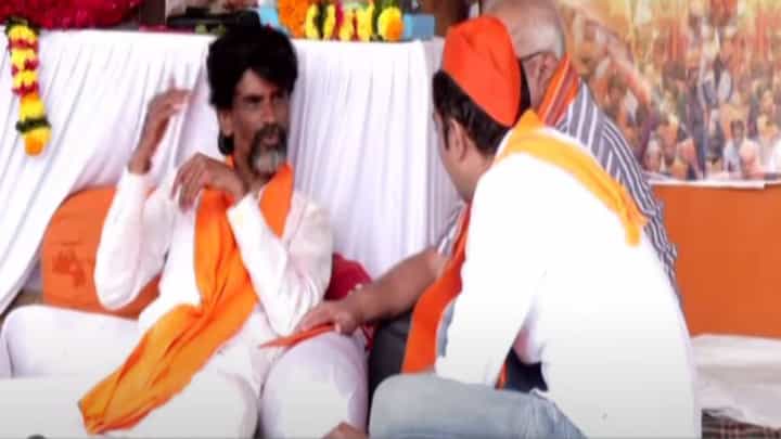 Manoj Jarange Morcha : हीच ती वेळ... उपोषण सुरू होताच तासाभरातच 'हे' दोन आमदार जरांगे पाटलांच्या भेटीला, काय झाली चर्चा? Manoj Jarange Morcha : हीच ती वेळ... उपोषण सुरू होताच तासाभरातच 'हे' दोन आमदार जरांगे पाटलांच्या भेटीला, काय झाली चर्चा?