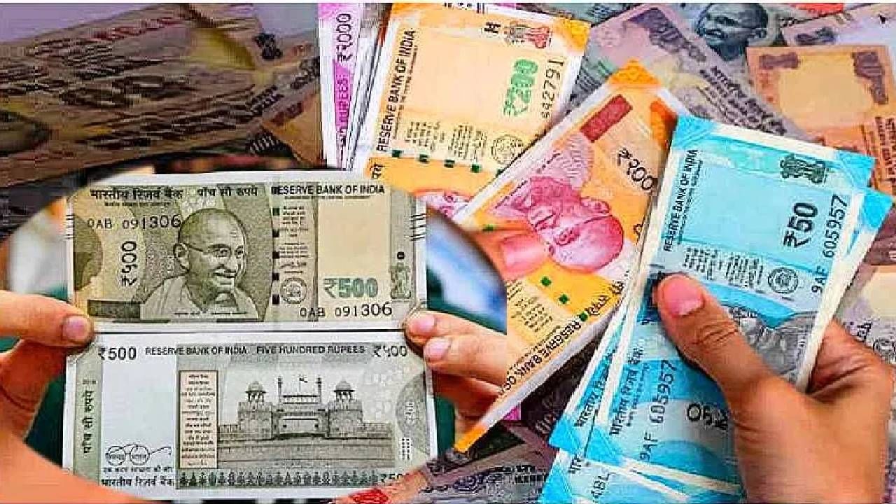 आजकाल ऑनलाईन पेंमेंटची सुविधा आली असली तर सगळीकडे काही ऑनलाइन व्यवहार होत नाहीत. आजही अनेक ठिकाणी, बरेच लोकं हे रोख पैसे देऊन व्यवहार करतात. रोजच्या आयुष्यात 10, 20, 50, 100 आणि 500 च्या नोटांचा बराच वापर होतो. पण आपण या सर्व नोटा वापरतो, त्याच छापण्यासाठी किती खर्च येतो हे तुम्हाला माहीत आहे का ? नोटा छापण्यासाठी सरकारला किती पैसे खर्चकरावे लागतात, याचा तुम्ही कधी विचार केला आहे का ? नोटेवर लिहीलेलं नूल्य आणि ती (नोट ) छापण्याचा खरा खर्च हा वेगळा असतो. एक-एक नोट छापण्यासाठी किती खर्च येतो आणि तो का, चला जाणून घेऊया. (Photos : Social Media)