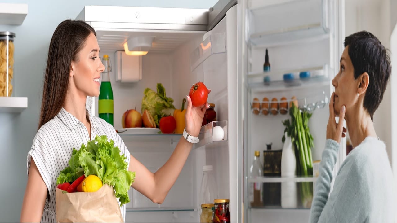 फ्रिजमध्ये चुकूनही ठेवू नका ही 5 फळे; अन्यथा आरोग्यावर होईल वाईट परिणाम फ्रिजमध्ये चुकूनही ठेवू नका ही 5 फळे; अन्यथा आरोग्यावर होईल वाईट परिणाम