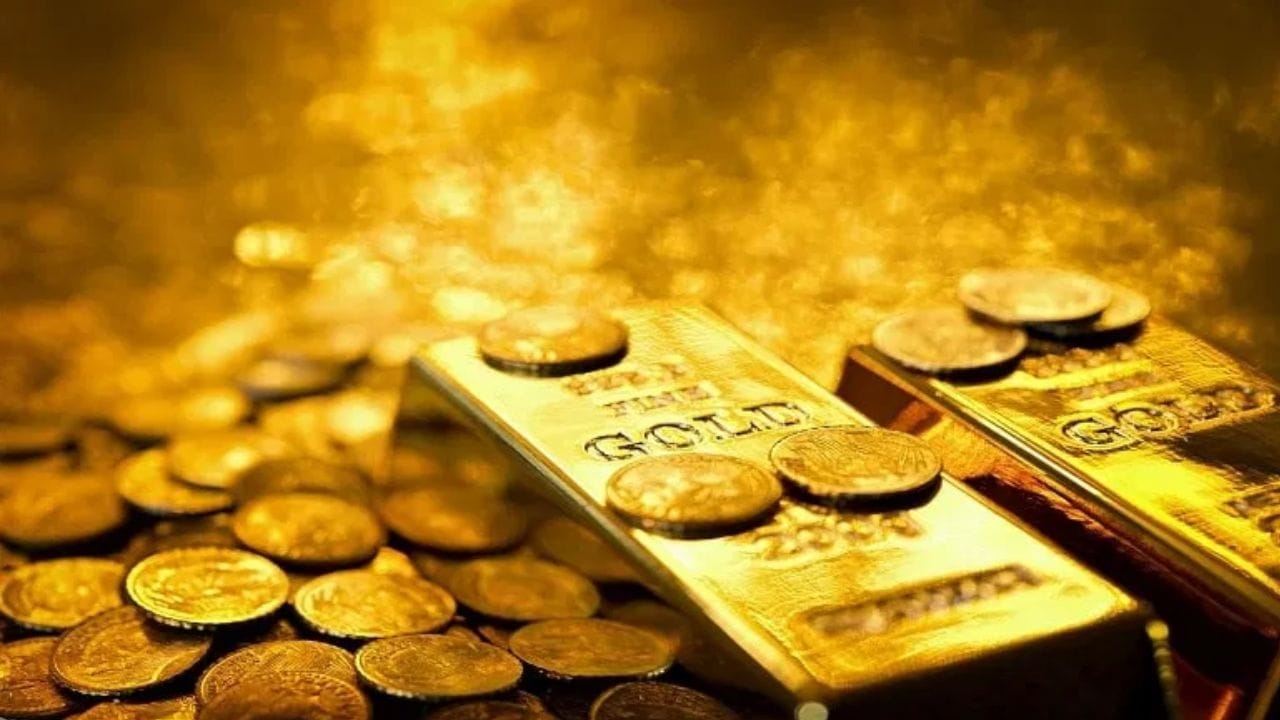 याबाबत माहिती देताना एका सराफा व्यावसायिकानं सांगितलं की यामागे असं विशेष काही कारण नाही, परंतु ही अनेक वर्षांपासून चालत आलेली पंरपरा आहे, पूर्वी देखील याच कागदाचा वापर होत होता,आताही त्याचाच उपयोग होतो. 