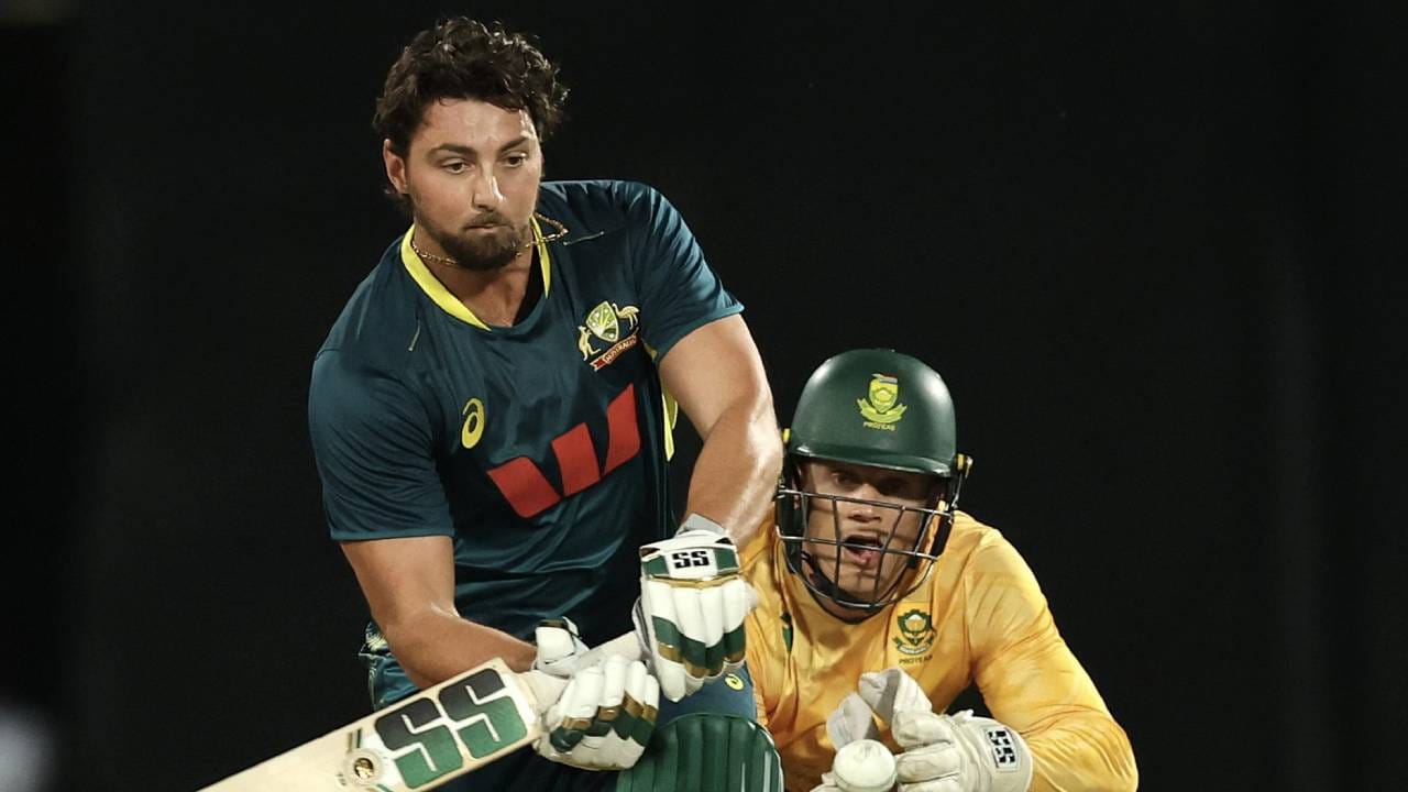 ऑस्ट्रेलियाने पहिल्या सामन्यात विजय मिळवून आघाडी घेतली होती. पण दुसऱ्या सामन्यात दक्षिण अफ्रिकेने जोरदार कमबॅक केलं आणि ऑस्ट्रेलियाला बॅकफूटवर ढकललं. आता तिसरा सामना मालिका विजयासाठी महत्त्वाचा आहे. (Photo- South Africa Cricket Twitter)
