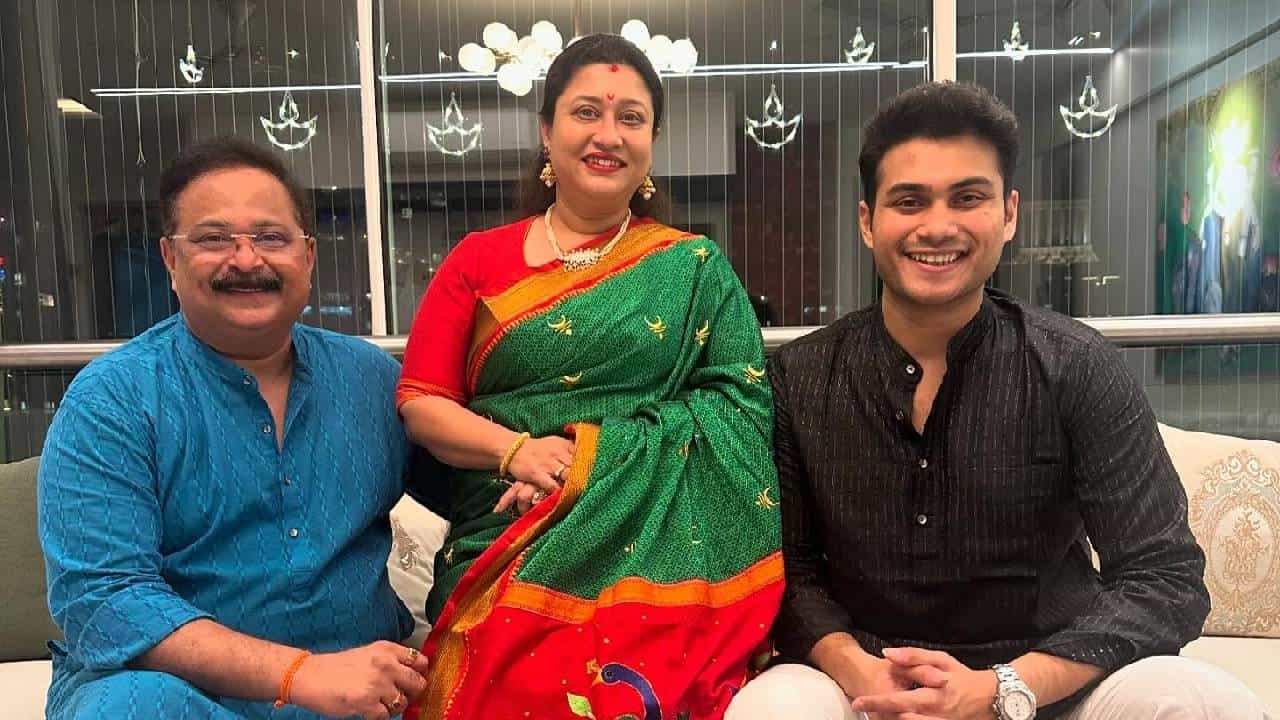 मराठी चित्रपटसृष्टीमधील अतिशय अभिनेते आणि महाराष्ट्राचे लाडके आदेश बांदेकर यांचा मुलगा सोहम गेल्या काही दिवसांपासून चर्चेत आहेत. सोहम अभिनेत्री पूजा बिरारीशी लग्न करणार असल्याच्या चर्चांना उधाण आले होते.