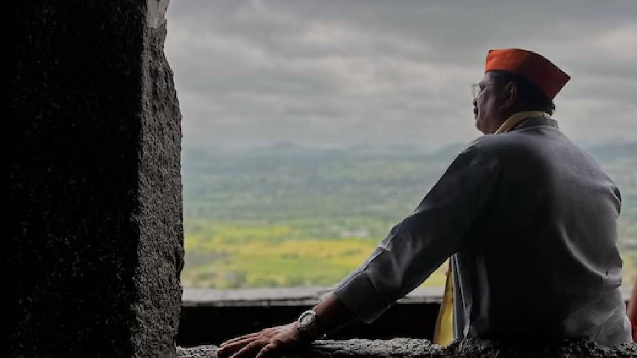 आदेश बांदेकर यांचा हा शो केवळ यात्रा नसून भक्ती, श्रद्धा आणि परंपरेचं अद्वितीय प्रतीक आहे. या यात्रेदरम्यान आदेश बांदेकर यांनी रांजणगावला घडलेला बाप्पाचा एक चमत्कार सांगितला. एका कार अपघाताचा प्रसंग त्यांनी सांगितला.