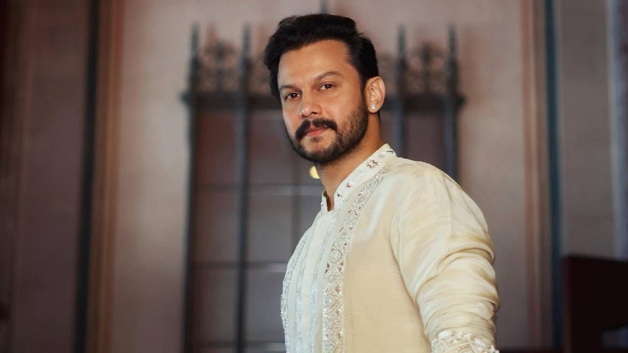 रुद्रप्रताप घोरपडे हा नागेश्वर घोरपडेचा एकुलता एक मुलगा. दिसायला रुबाबदार.. जणू एखादा राजकुमार. स्वभावाने मनमिळाऊ. सर्वांची मदत करणारा रुद्रप्रताप नागेश्वरच्या स्वभावाच्या एकदम विरुद्ध आहे. 
