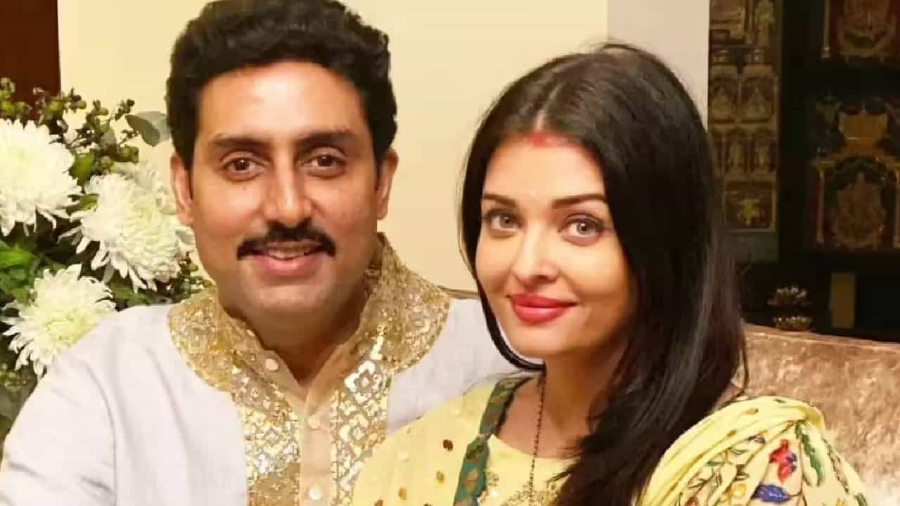 बॉलिवूड अभिनेत्री ऐश्वर्या राय आणि अभिषेक बच्चन यांच्या नात्याबद्दल विविध चर्चा या रंगताना दिसत आहेत. ऐश्वर्या आणि अभिषेक यांची लव्ह स्टोरी अत्यंत खास आहे.