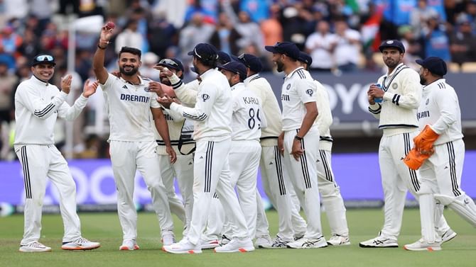 इंग्लंड दौऱ्यात कमाल, या त्रिकुटाला आशिया कप स्पर्धेत संधी मिळणार! इंग्लंड दौऱ्यात कमाल, या त्रिकुटाला आशिया कप स्पर्धेत संधी मिळणार!