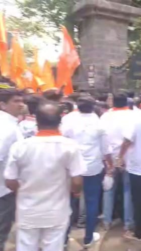 अलिबाग: ठाकरे गटाकडून जिल्हाधिकारी कार्यालयावर मोर्चा