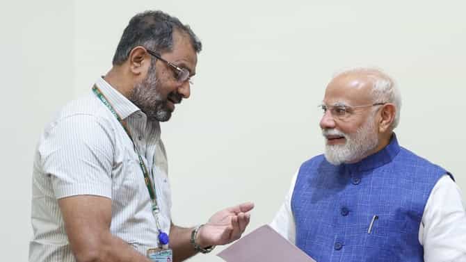 मोठी बातमी! शरद पवार गटाच्या खासदाराने घेतली PM मोदींची भेट, नेमकं कारण काय?