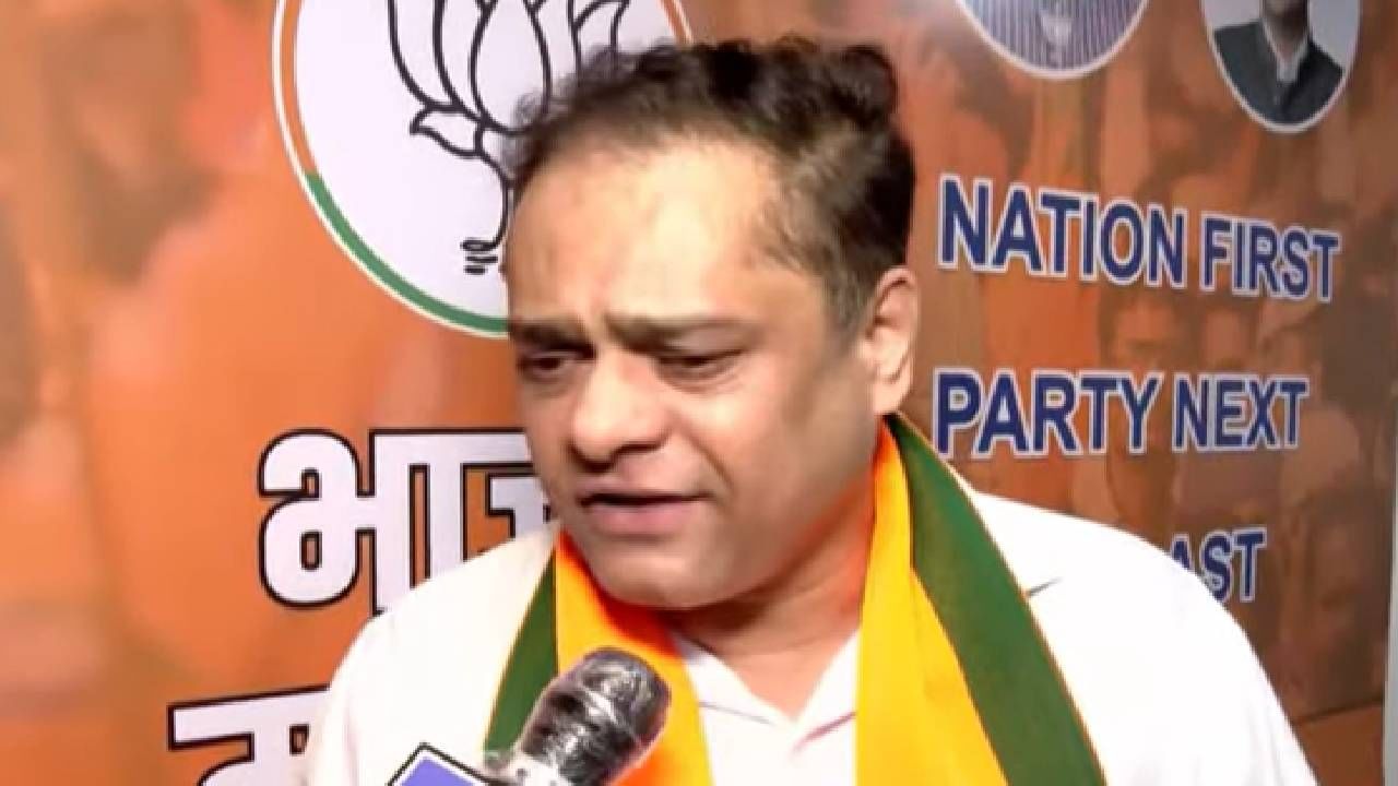 Ameet Satam Mumbai Bjp New President : मुंबई भाजपच्या अध्यक्षपदी निवड होताच अमित साटम यांचा मुंबईकरांना मोठा शब्द Ameet Satam Mumbai Bjp New President : मुंबई भाजपच्या अध्यक्षपदी निवड होताच अमित साटम यांचा मुंबईकरांना मोठा शब्द