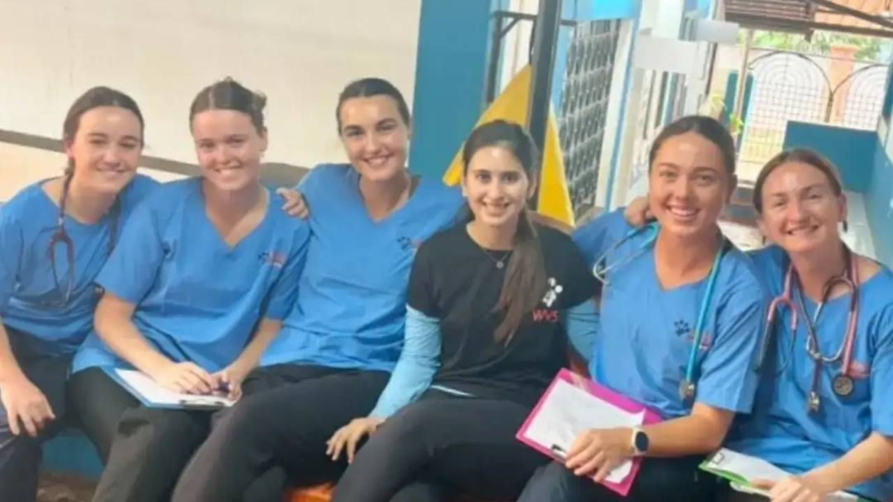 सारा तेंडुलकर हिची देखील मैत्रिण सानिया आहे. सानिया हिचे सारा तेंडुलकर हिच्यासोबतचे खास फोटो व्हायरल झाली आहेत. 