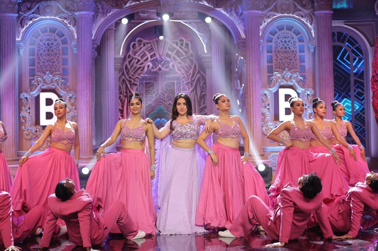 अशनूरने अवघ्या 5 व्या वर्षी टेलिव्हिजनवर पदार्पण केलं होतं. तिला इंडस्ट्रीत काम करून 13 वर्ष झाली आहेत. अशनूरने 'झांसी की रानी', 'साथ निभाना साथिया', 'देवों के देव महादेव', ये रिश्ता क्या कहलाता है' या मालिकांमध्ये काम केलेलं आहे. 