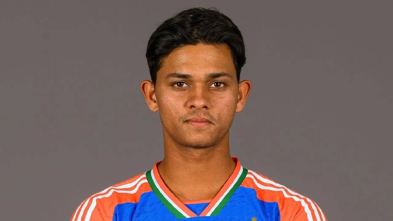 आशिया कप संघात अभिषेक शर्मा, संजू सॅमसन आणि शुबमन गिल हे सलामीवीर असतील असे वृत्त आहे. त्यामुळे डावखुरा फलंदाज यशस्वी जयस्वालचा आशिया कपसाठी विचार केला जाणार नाही, हे जवळपास स्पष्ट आहे.