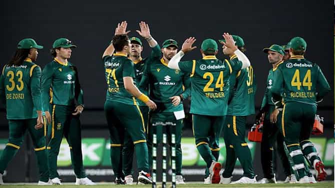 AUS vs SA : ऑस्ट्रेलियाचा दुसऱ्या सामन्यातही धुव्वा, दक्षिण आफ्रिकेकडून कांगारुंचा हिशोब, मालिका जिंकली