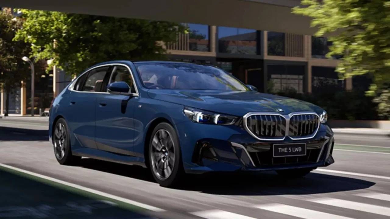 BMW नव्या लूकमध्ये, किंमत आणि फीचर्सही वाचा BMW नव्या लूकमध्ये, किंमत आणि फीचर्सही वाचा