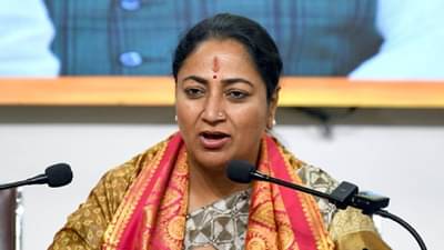 CM Rekha Gupta : मोठी बातमी! दिल्लीच्या मुख्यमंत्र्यांवर हल्ला, रेखा गुप्ता यांच्या जनता दरबारात घडलं काय? सरकारी बंगल्यावर एकच धावपळ